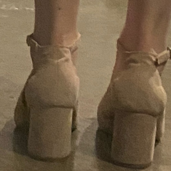 Lord and Taylor Ballet Pumps 7.5 - Picture 7 of 7